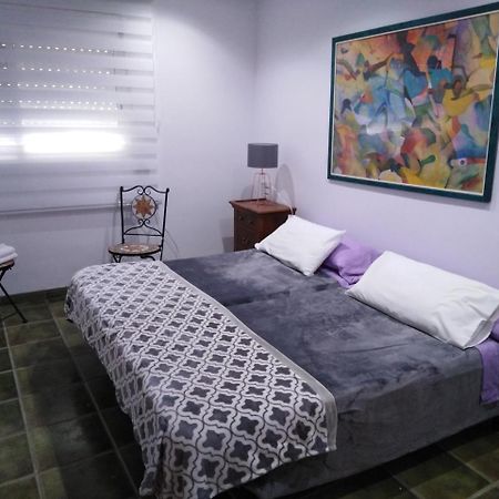 Private Rooms - Airport 산트 보이 데 요브레가트 외부 사진