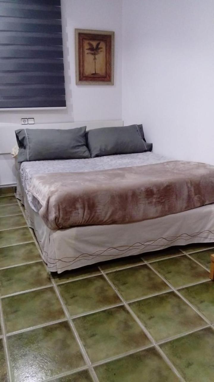 Private Rooms - Airport 산트 보이 데 요브레가트 외부 사진